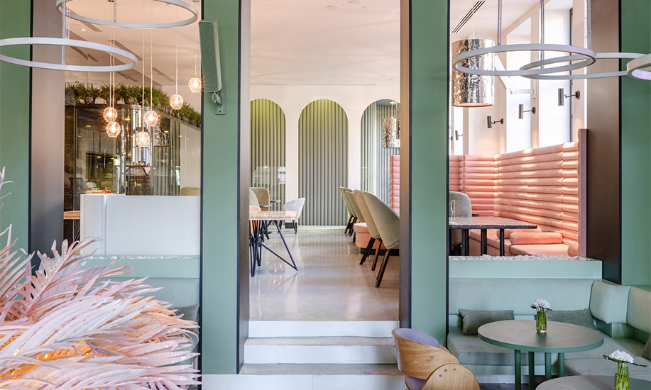 mata air Cafe Art Deco