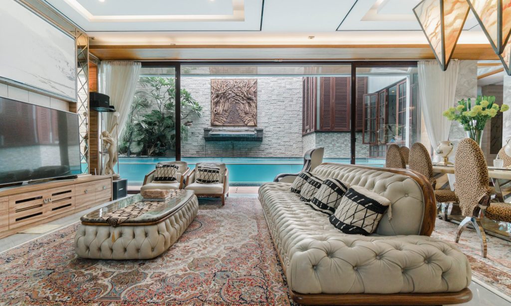 interior art deco tropis Hang Tuah, Kebayoran Baru khas Mata Air Persada